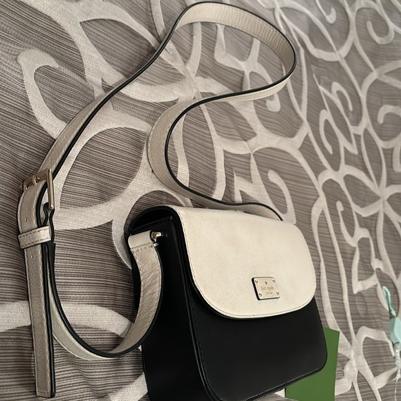 Kate Spade Alycia Grove Street Black and Cement Shoulder bag Like New with Tag - Picture 4 of 10